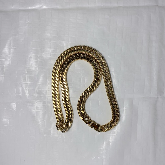 18K Gold Plated 7.3mm Thick Cuban Link Chain - Picture 2 of 3